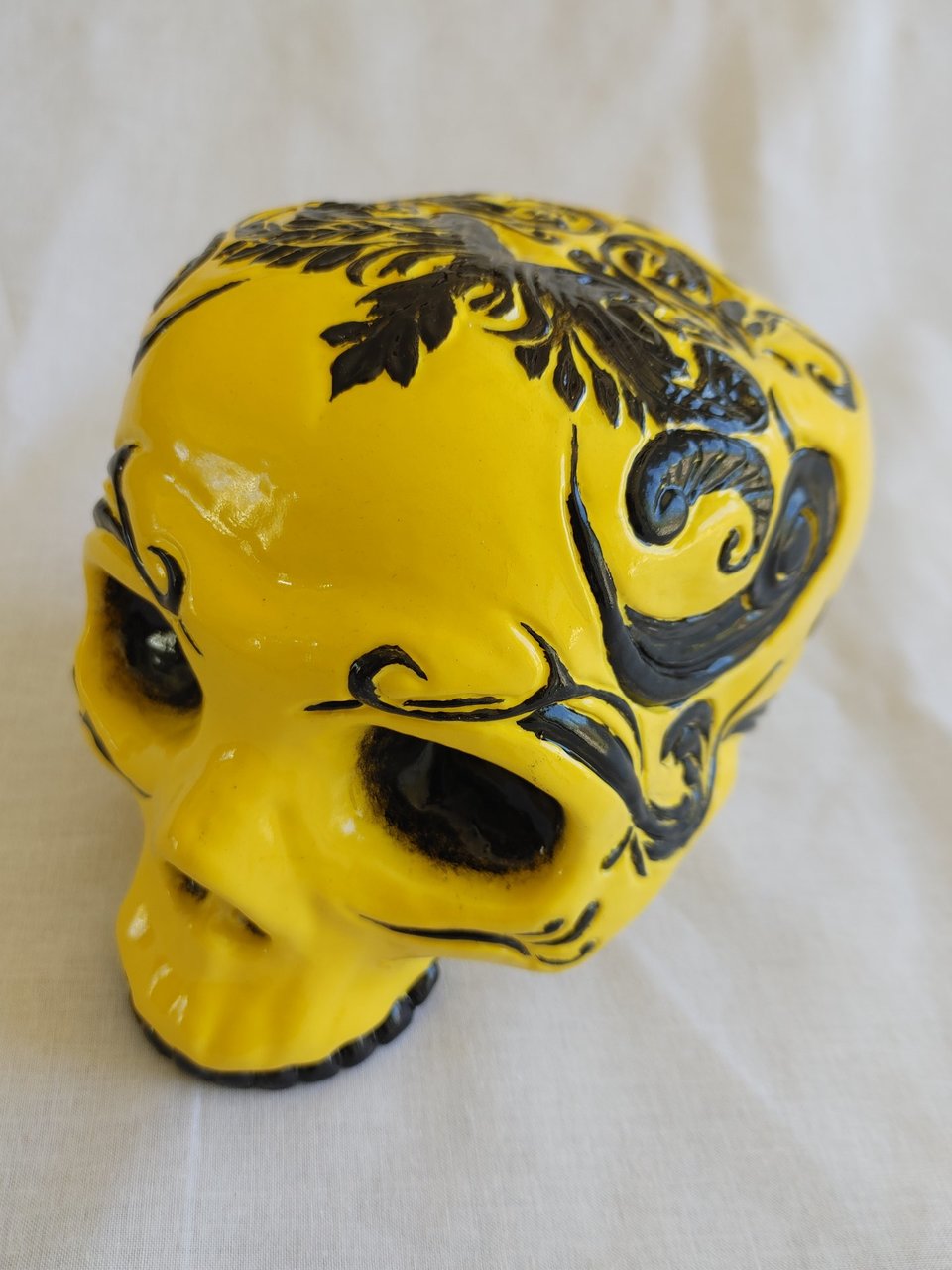argiope aurantia skull sculpture 3/4